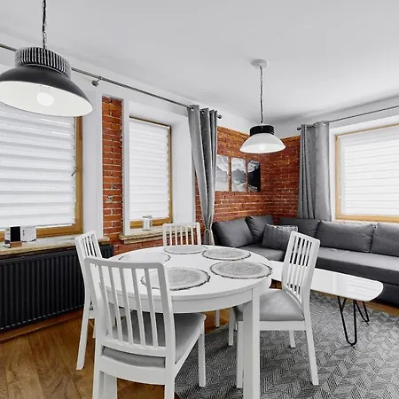 Hel Aparthotel 3*