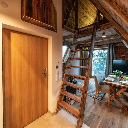 Aparthotel Hel 4*